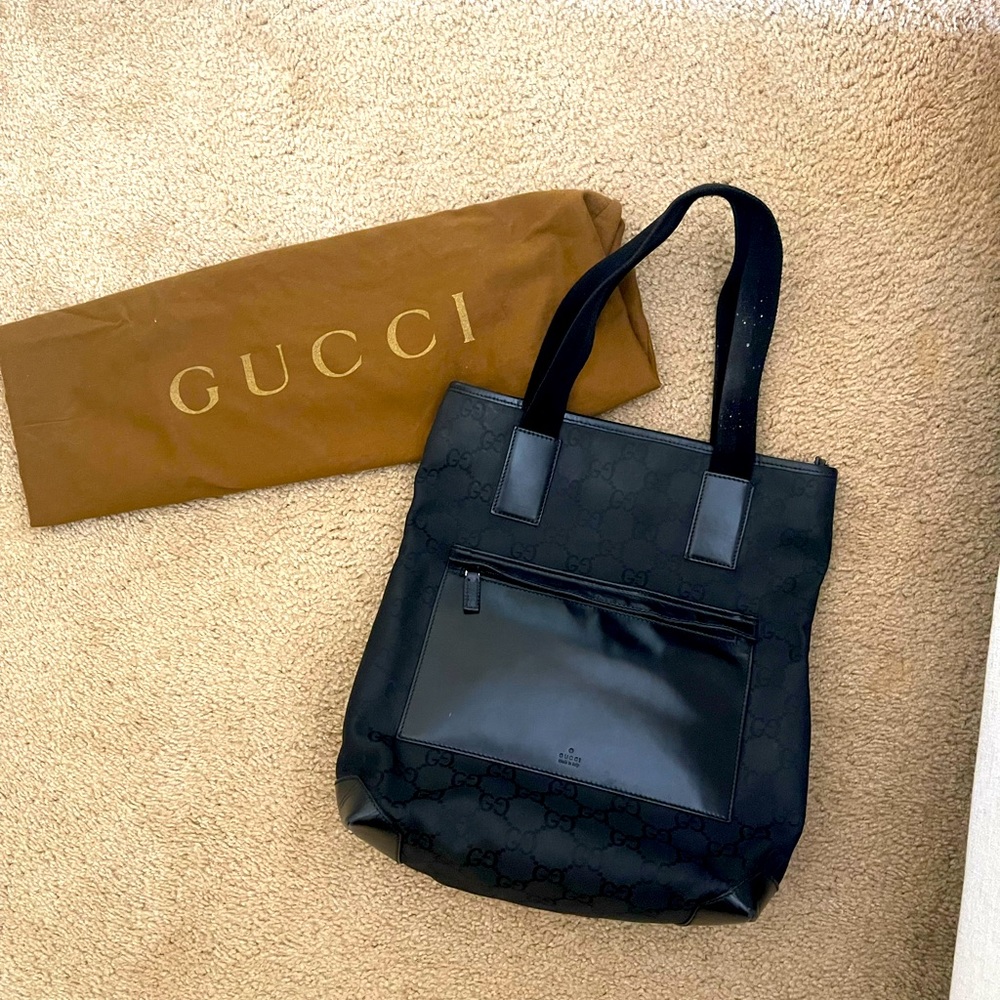 Black Gucci Canvas shoulder bag.